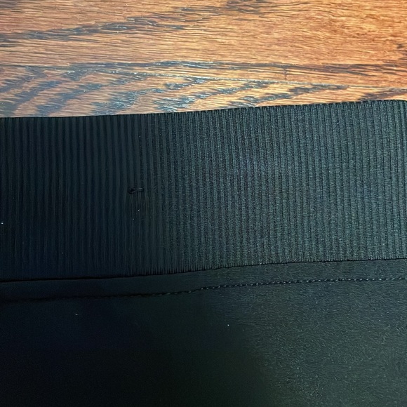 Black womens lined skirt size S. 32 degree brand. Excellent condition. - Picture 6 of 8